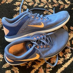 Nike Flex Run sneakers